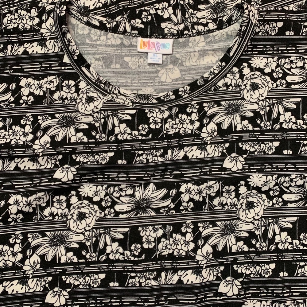 Lularoe daisy black white Maria XL